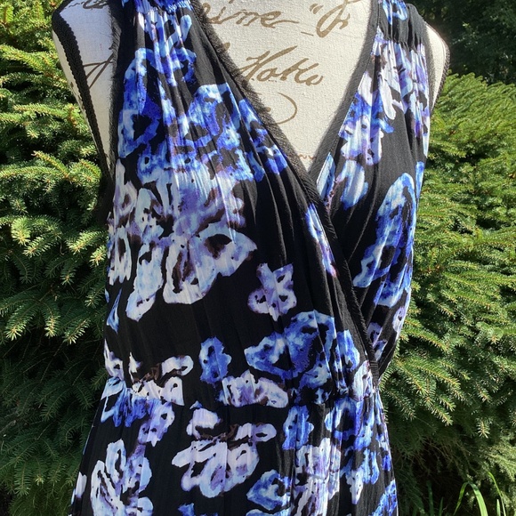 Simply Vera Vera Wang Sleeveless V Neck Floral Dress - Picture 4 of 6